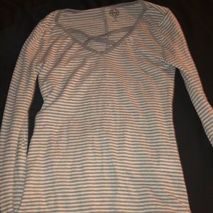 Long sleeve tight shirt